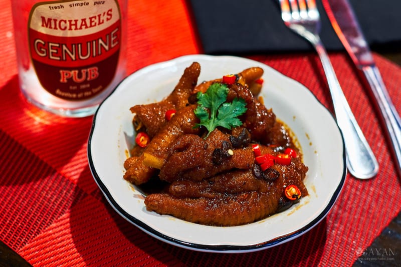 Material para catálogo, menú y promoción de Michael's PUB