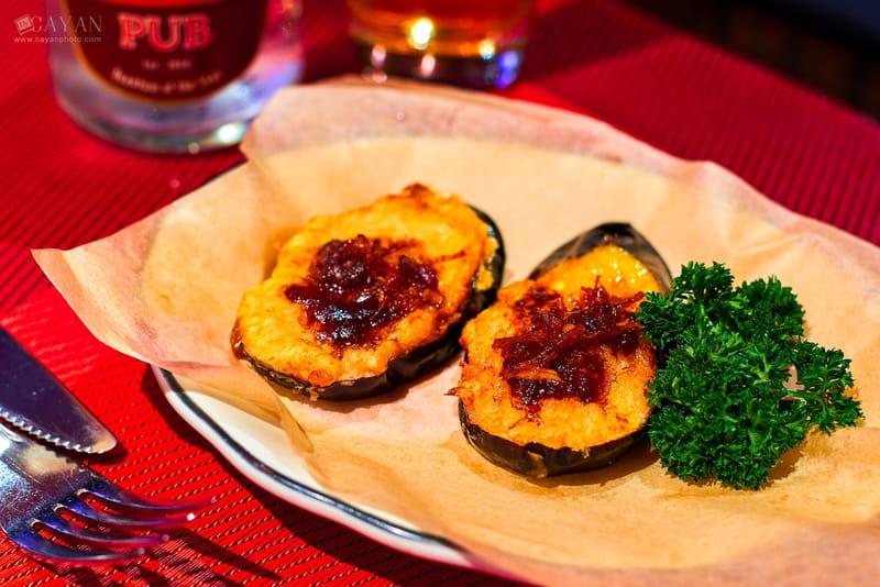 Material para catálogo, menú y promoción de Michael's PUB