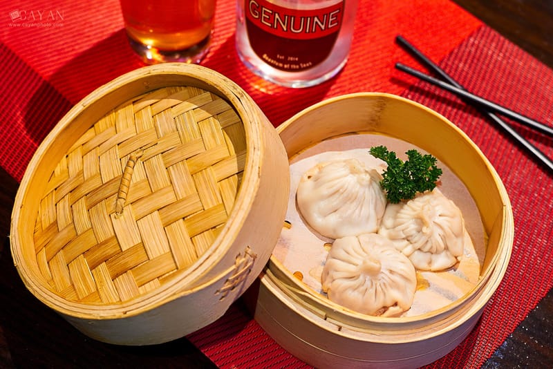 Material para catálogo, menú y promoción de Michael's PUB