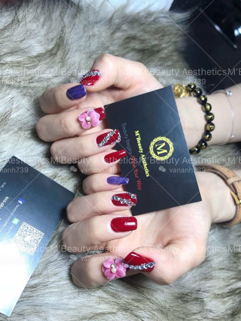 MANICURE & PEDICURE
