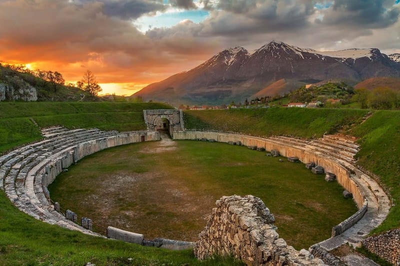 Anfiteatro Romano di Alba Fucens