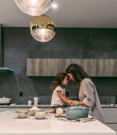 על מודל אימהות בלתי אפשרי