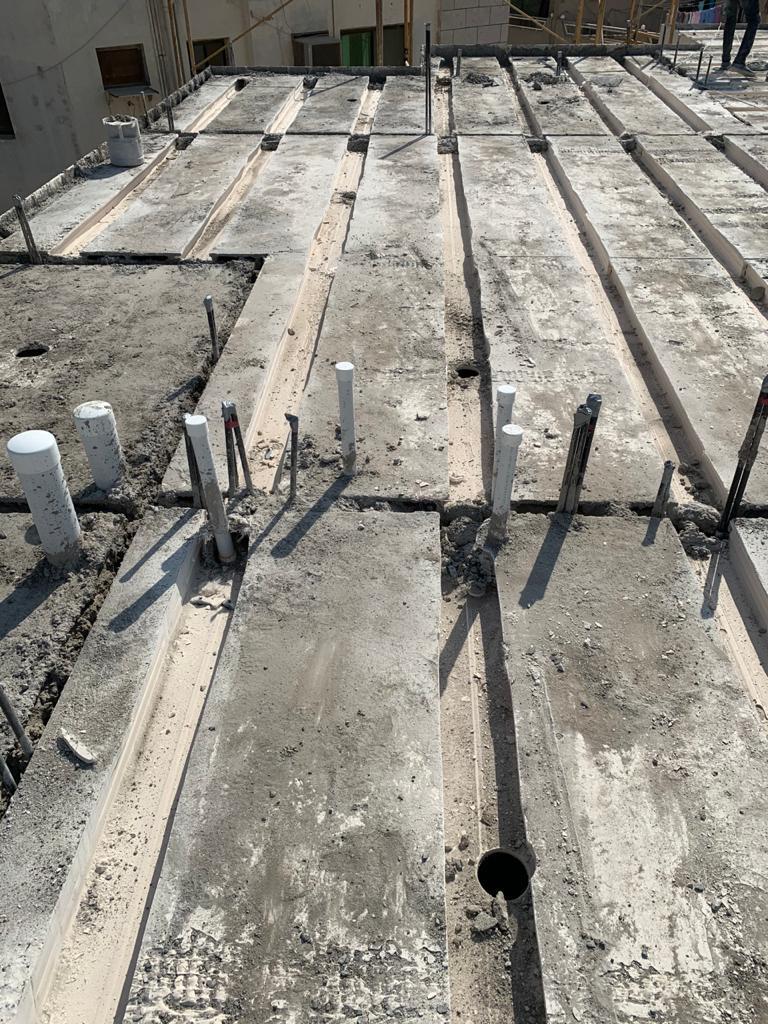 تمديدات الكهرباء وتغذية المياه الصرفية 