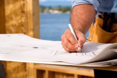 What to Look for Before You Hire a General Contractor  image