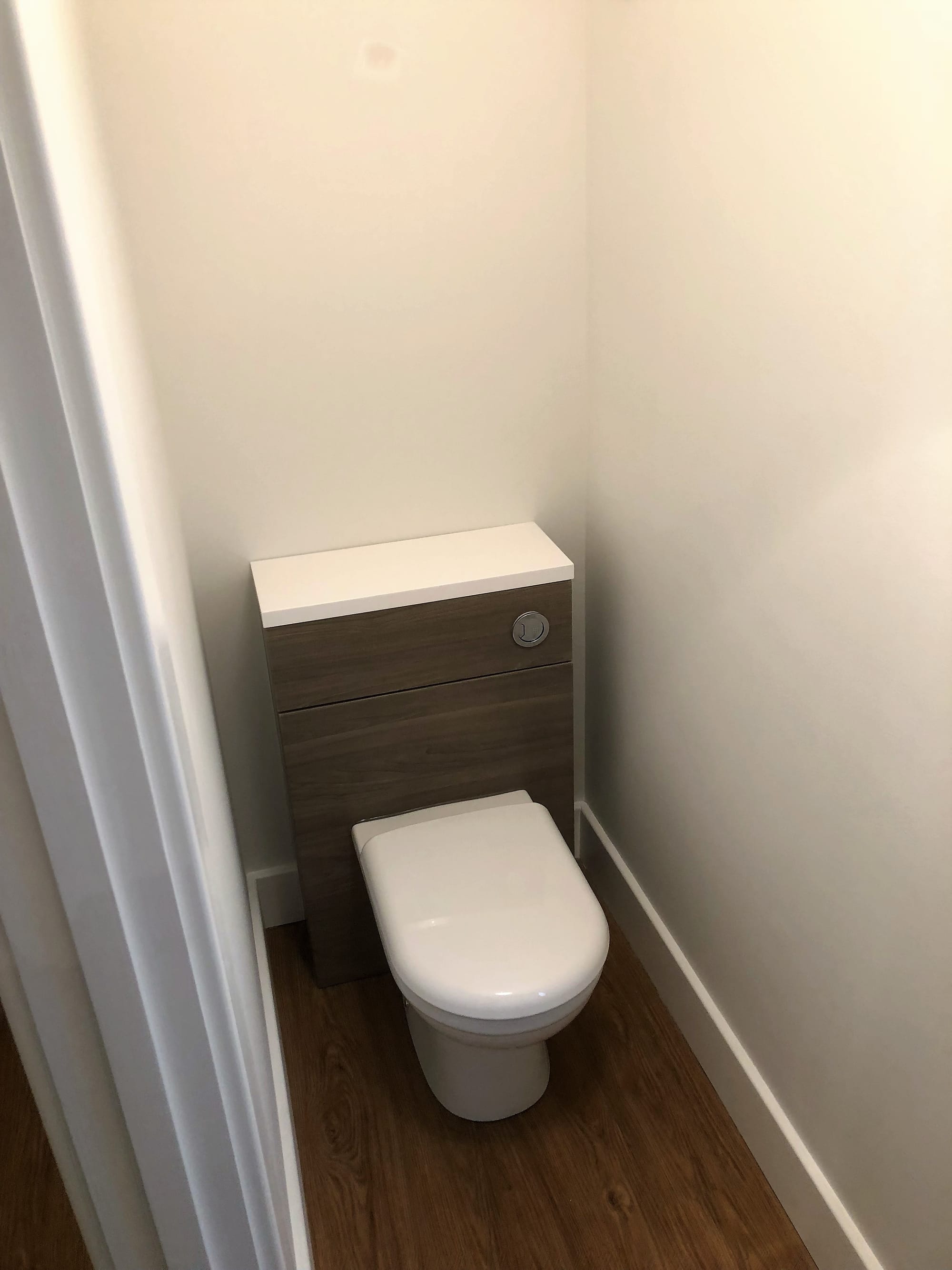 Compact cloakroom