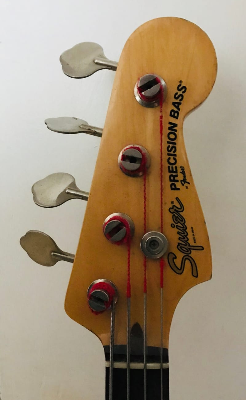 Squier Precision