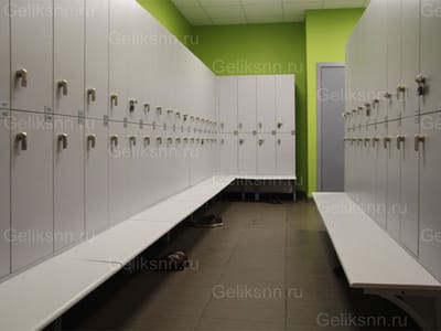 UNSERE UMKLEIDERÄUME