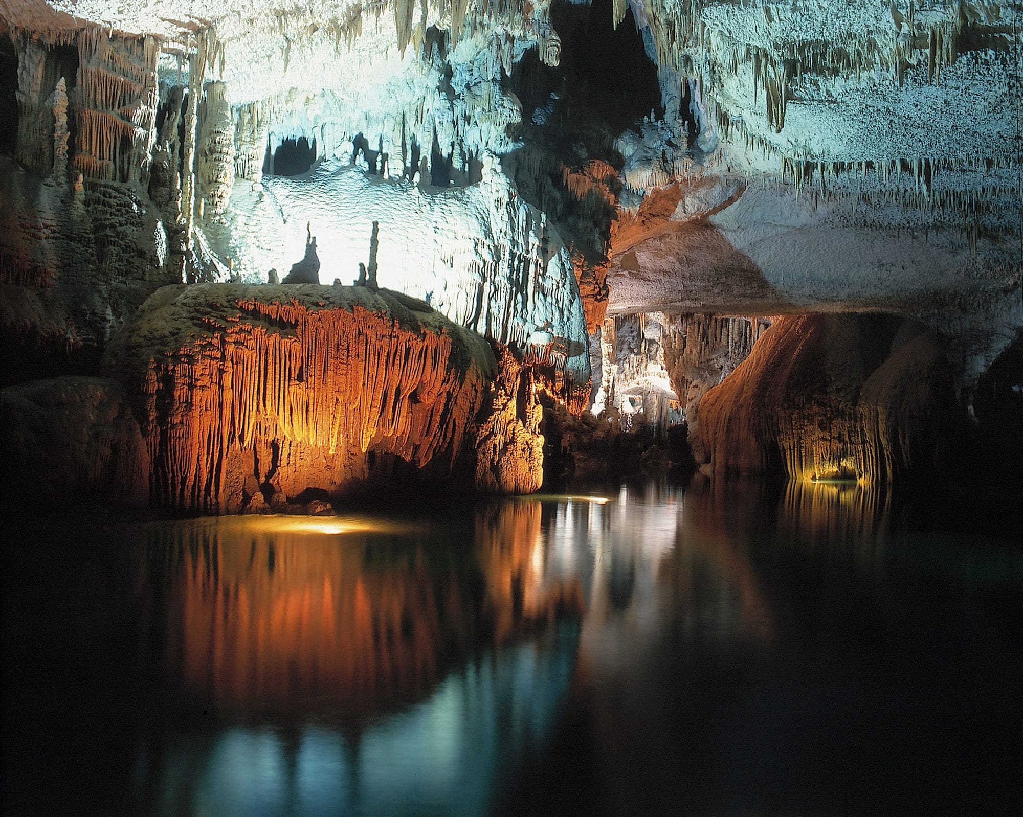 Grotte de Jeita - Surement une des grottes les plus spectaculaires du monde - un chef d'oeuvre de la nature.