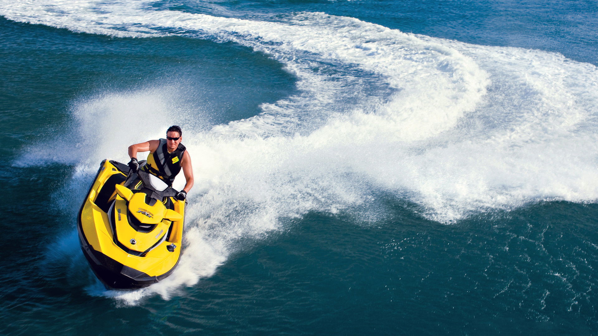 Faire du jet ski - que du plaisir - et sans nécessité de permis ;)