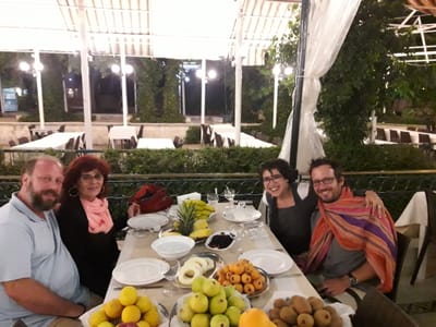 Elena y Lucas intrigados por líbano. Mayo de 2019