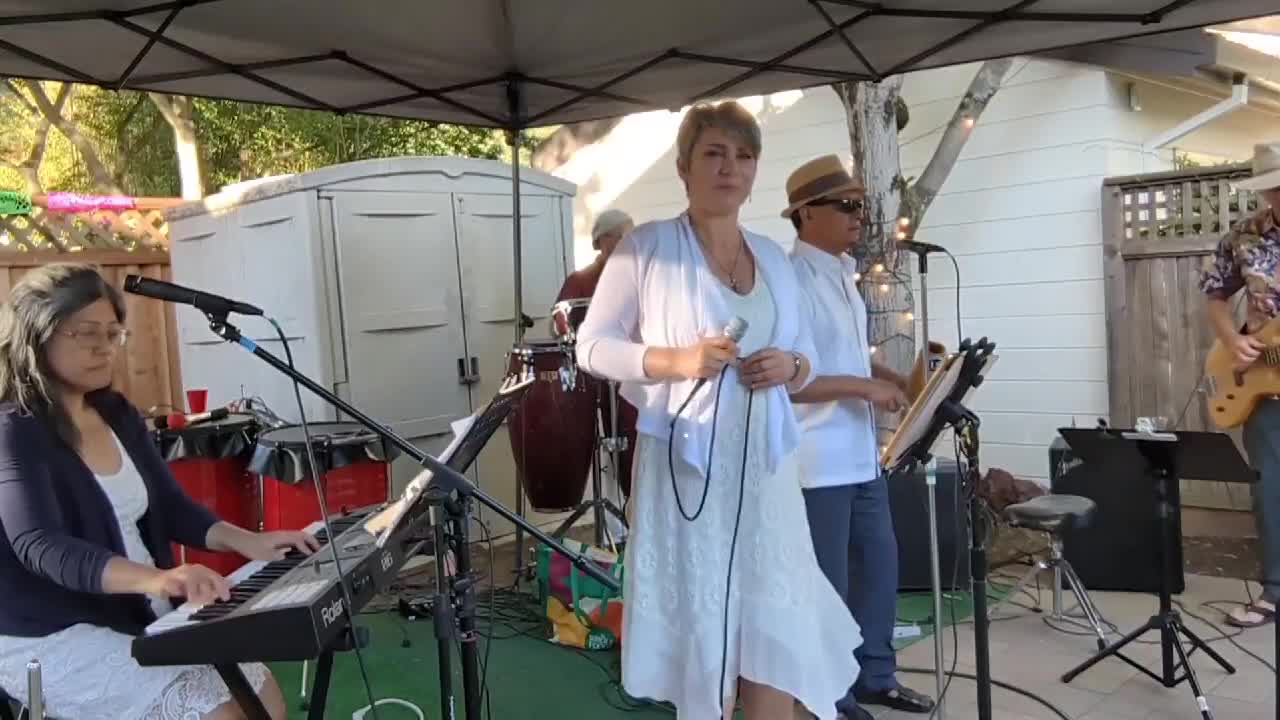 Que Sera Mi China - Tropical D featuring Kristina Bennett on vocals