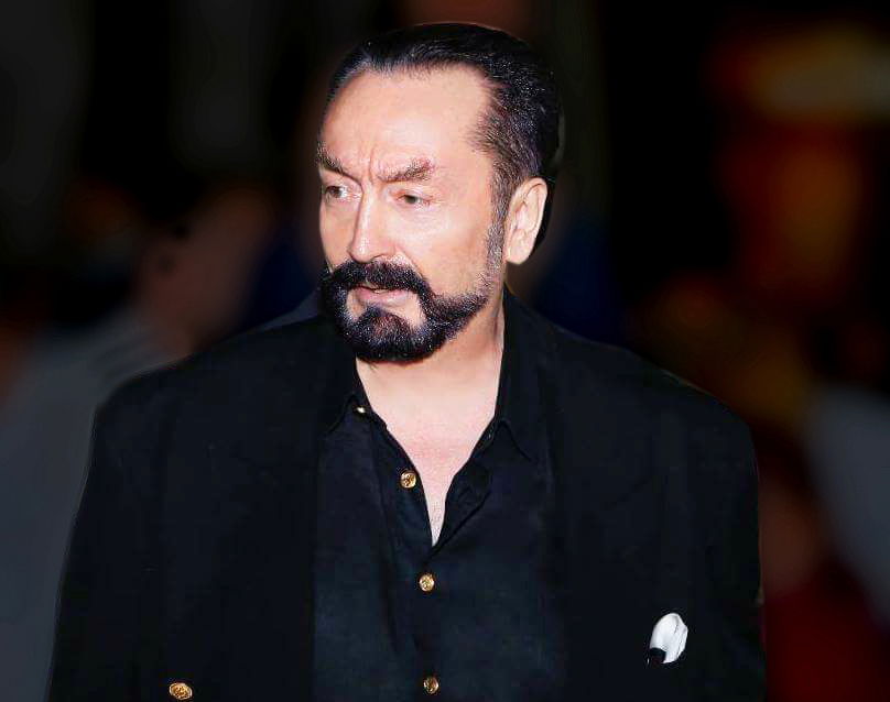 SAYIN ADNAN OKTAR HİÇBİR ZAMAN KORONA OLMAMIŞTIR. ŞAİBELİ BİR KORONA TESTİ BAHANE EDİLEREK KARANLIK BİR GİRİŞİME MARUZ BIRAKILMAK İSTENMİŞTİR