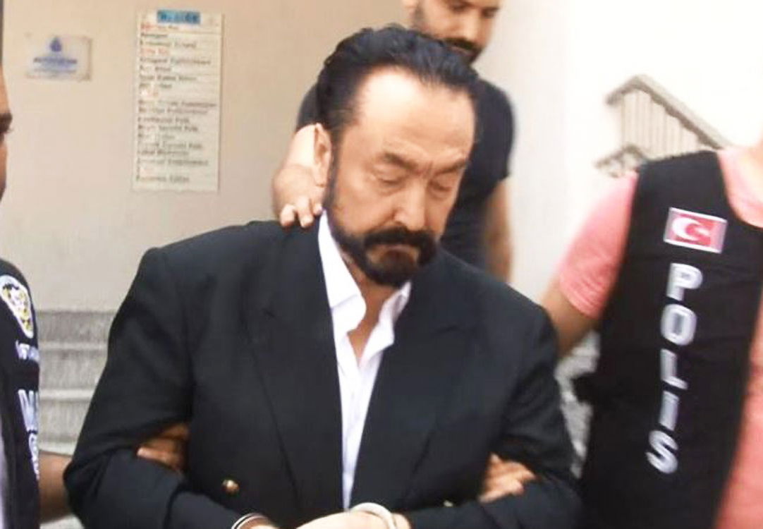 ADNAN OKTAR DAVASI'NIN AÇIK BİR KUMPAS DAVASI OLDUĞUNU GÖSTEREN TARİHTE GÖRÜLMEMİŞ HUKUK SKANDALLARI VE ANORMALLİKLER –1–