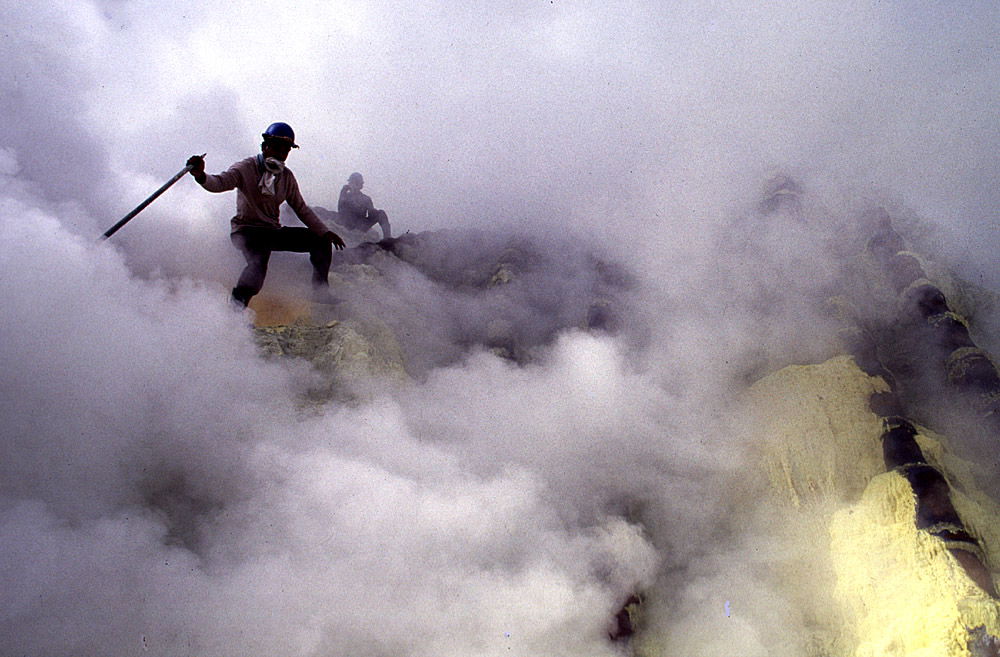 Sulphur gatherers, Kawah Ijen volcano, 1991.