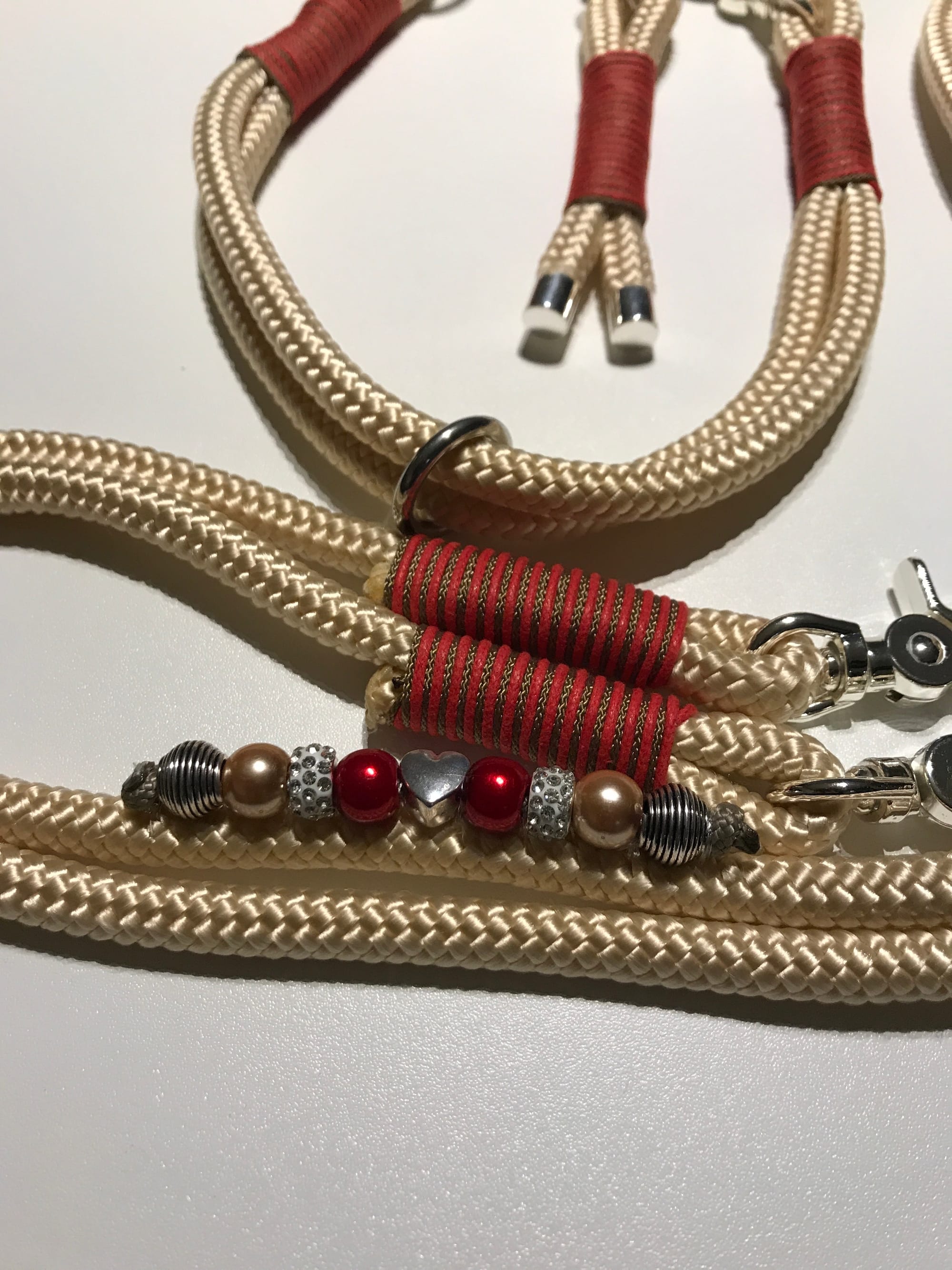 pale brown leash
