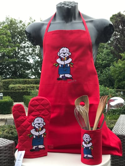 Apron with wooden spoon holder