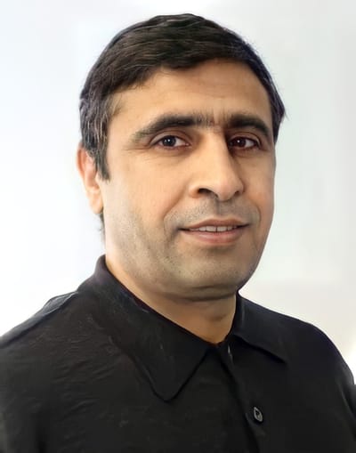 آواز  قصة الحبّ والقَدَر