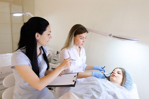 Tips For Locating The Best Microblading Training In Your Area