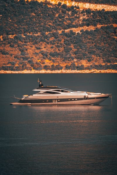 Tips for Renting the Most Appropriate Yacht in Dubai image