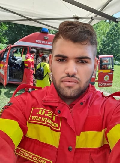 Dumitru Marian, voluntar ISU: "Cei care doriti sa faceti un bine, voluntariatul este cea mai buna metoda prin care va puteti exterioriza"