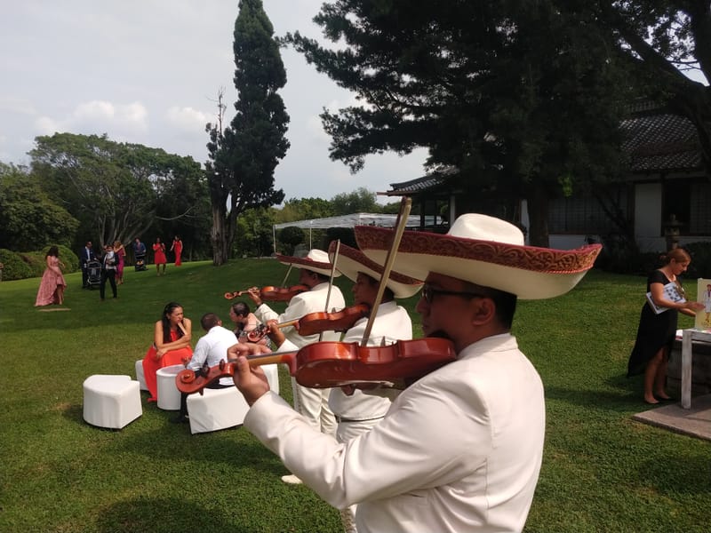 Misas con Mariachi