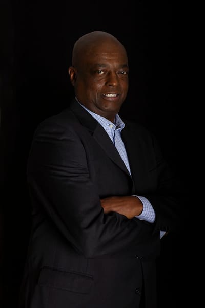 Har DU tanker om å reise til USA for å bli bedre i basket denne sommeren?