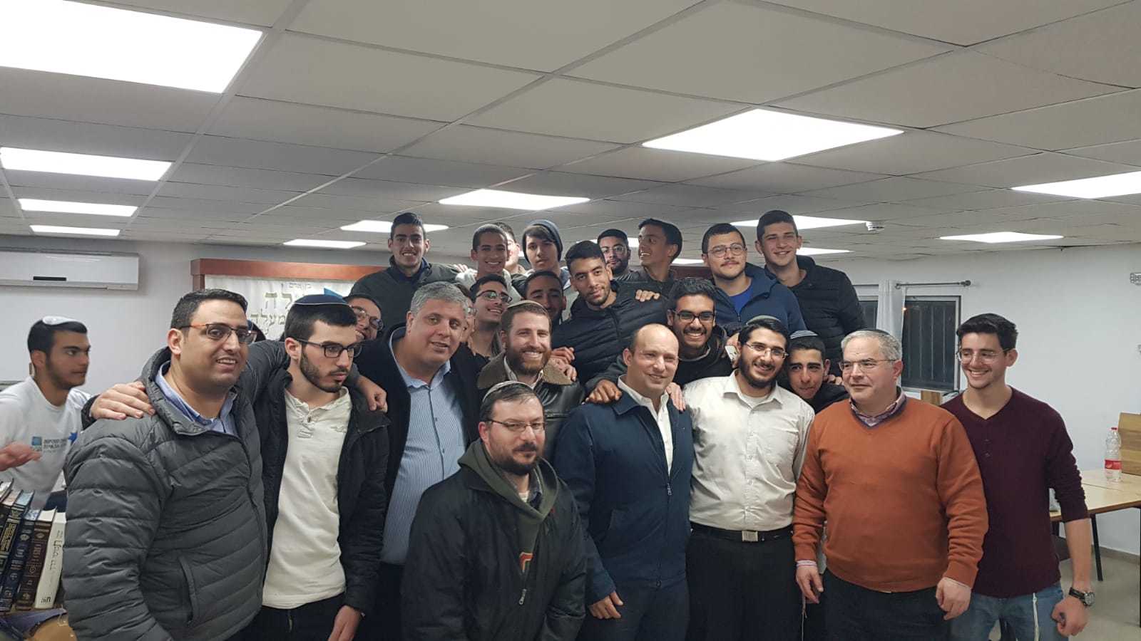 מהסיירת לכנסת: שר הביטחון במכינה