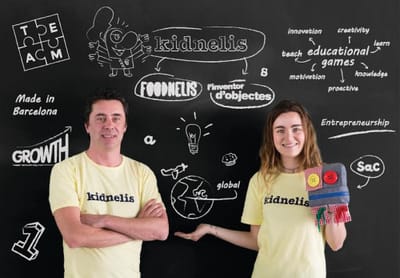 Kidnelis al programa La Vida de Catalunya Ràdio, presentat per la periodista Sílvia Cóppulo.