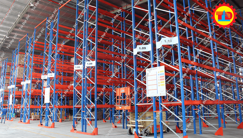 Kệ chứa pallet trong kho công nghiệ - bạn nên chọn thế nào?