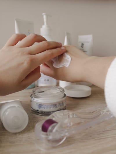 DO YOU KNOW WHAT'S IN YOUR SKINCARE & HAIRCARE PRODUCTS?
