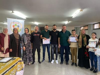 جمعية رم توزع الجوائز على المتسابقين الذين احتلوا المراتب الخمس الأولى، في مسابقة الجمعية الرمضانية والتي كانت تحت عنوان :" أفلا يتدبرون القران".