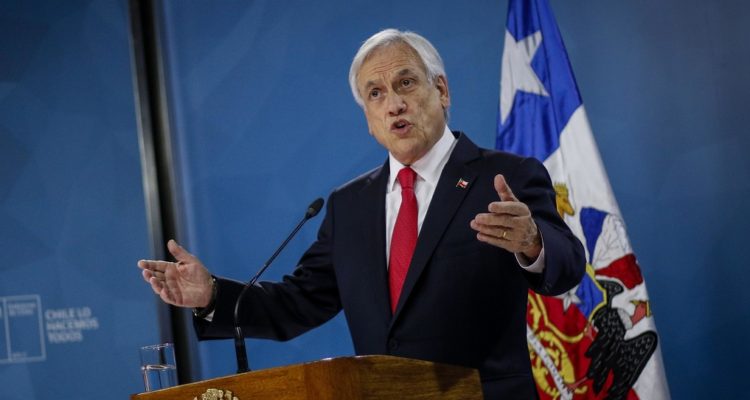 Piñera anuncia cambio de gabinete, proponer fin del estado de emergencia y rebajar precios del TAG