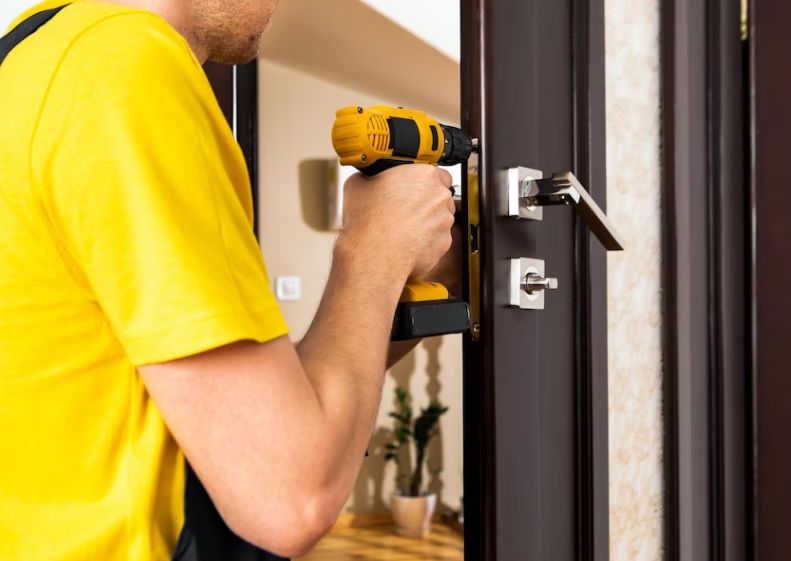 What to Look for When Hiring a Locksmith in Overland Park KS