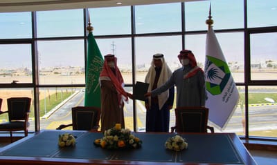 برعاية معالي وزير البلديات والإسكان تم توقيع عقد صيانة المحولات بمحافظة حفر الباطن والقرى التابعة لها