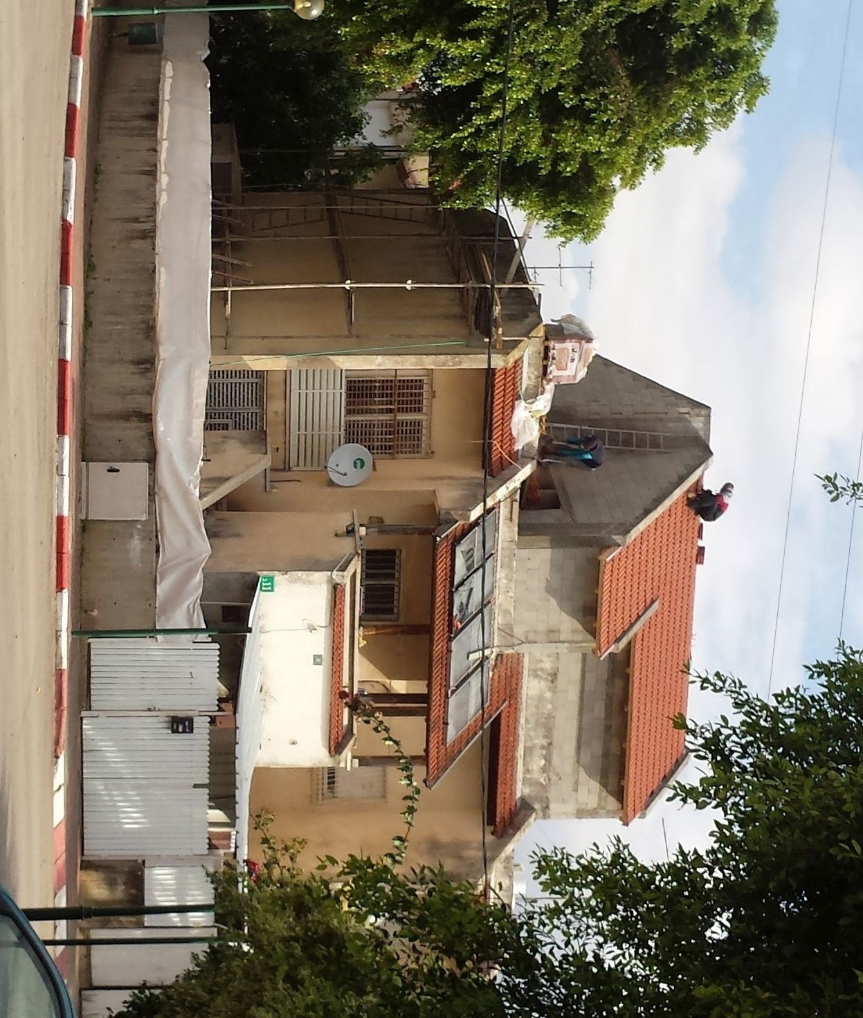 תוספת בניית חדרים על הגג