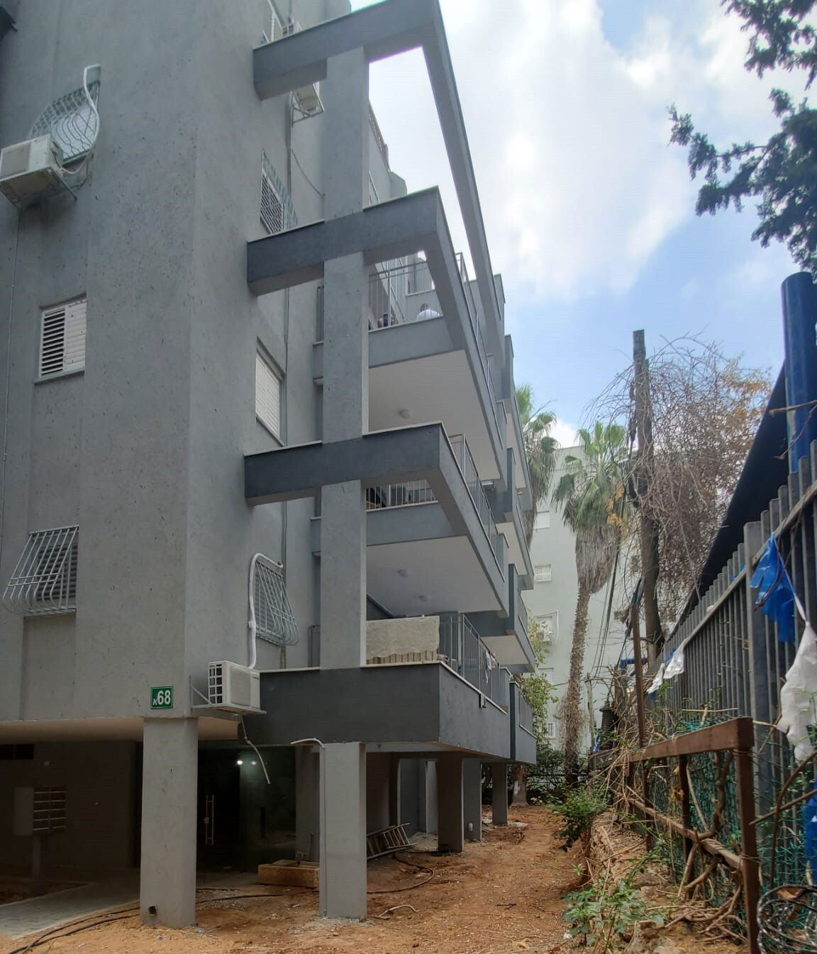 פרויקט להקמת מרפסות בבניין משותף