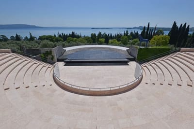 L'ANFITEATRO DEL VITTORIALE DEGLI ITALIANI COMPLETATO DOPO 90 ANNI SEGUENDO IL PROGETTO ORIGINALE