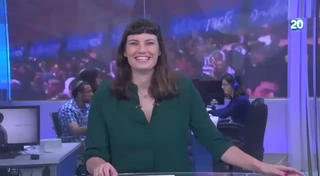 באולפן ערוץ 20 הראל מעודה כדורגלן כשרוני שמדינת ישראל מכריחה אותו לבחור בין שמירת שבת לכדורגל.