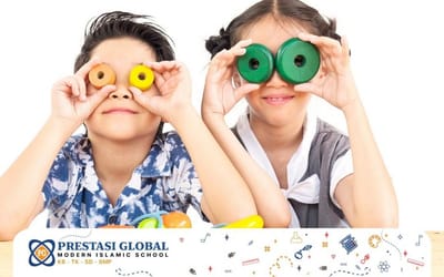 Penyebab dan Gejala Kenapa Terjadi Rabun Jauh pada Anak-Anak