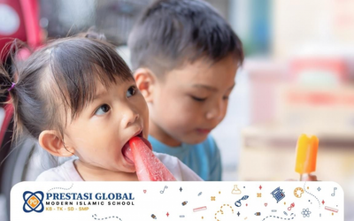 8 Makanan yang Sebaiknya Dihindari saat Musim Hujan