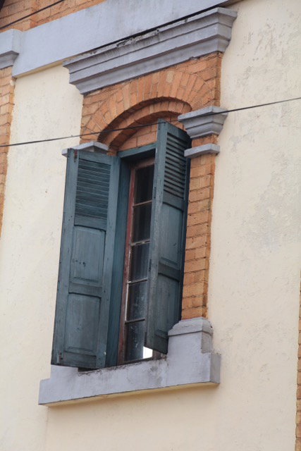 Cahier 4. DETAILS; Les différentes composantes des encadrement de baies malgaches