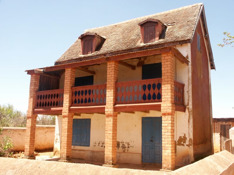 CAHIER 18: MAISONS A VERANDAHS