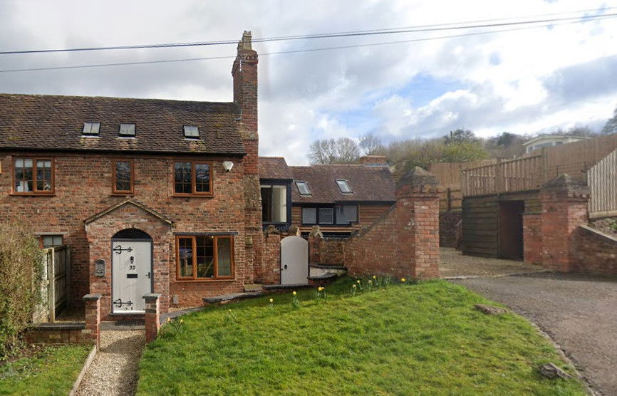 Wainlode Hill (Norton Court Estate Cottage No 32)