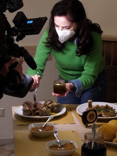 Rainews 24 "Sorsi e Morsi" Adotta un produttore.       Grazie Cristina Bowerman