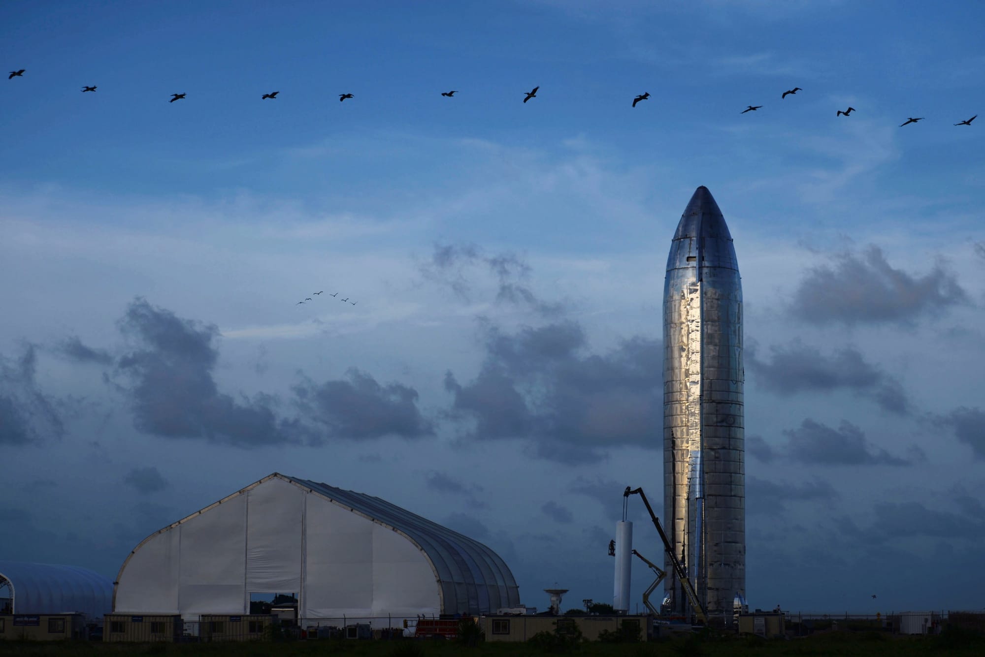 SpaceX Unveils Silvery Vision to Mars