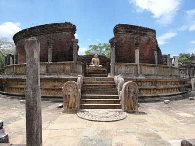Polonnaruwa day tour