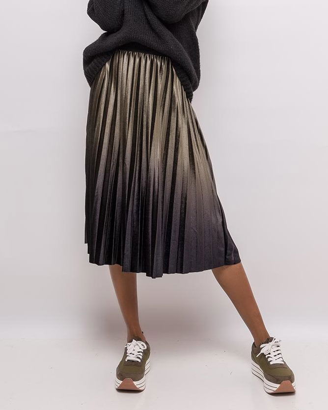 "זארה"-"H&M" או מעצבת מהמגזר?