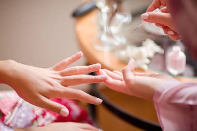 ¿Dónde comprar esmalte de uñas en gel, para hacérmelas yo misma en casa?