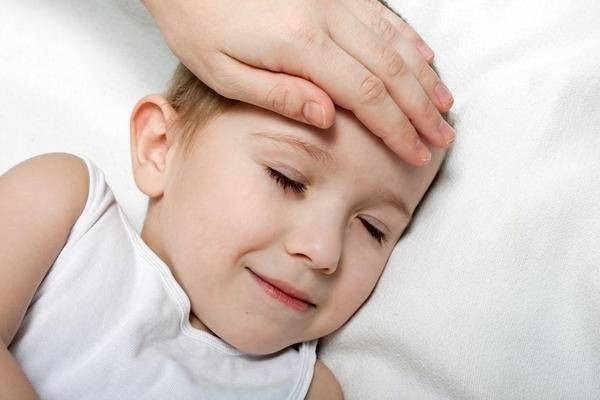 Tư vấn: cách hạ sốt cho trẻ nhanh nhất