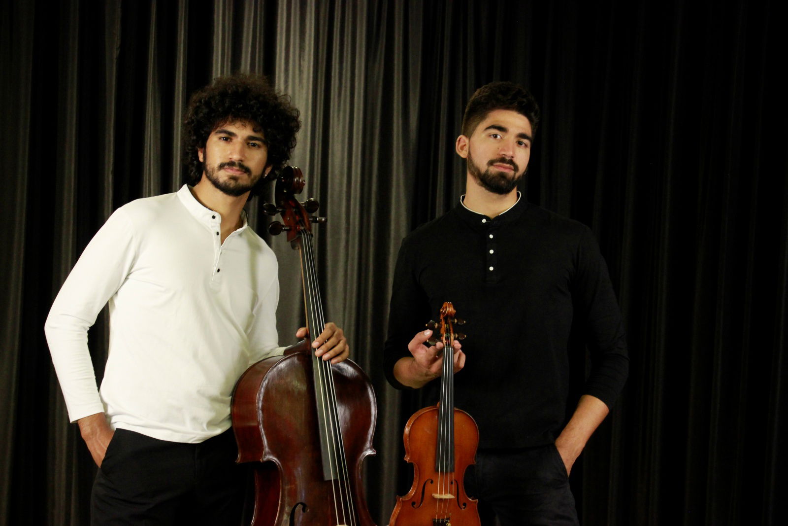 Duo Dourado Freire faz espetáculo em homenagem ao Dia das Mães